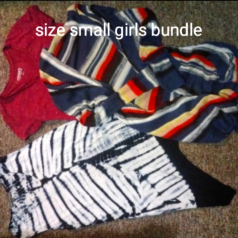 Women's Size Small Bundle